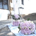 Στολισμός εκκλησίας και ανθοδέσμη γάμου με ορτανσίες ροζ
