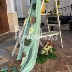 Στολισμός εκκλησίας βάπτισης με δεινόσαυρους