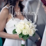 Νυφική ανθοδέσμη με λευκά τριαντάφυλλα