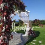 πολιτικός γάμος στο sea view wedding venue by en kipo με φθινοπωρινά κόκκινα χρώματα